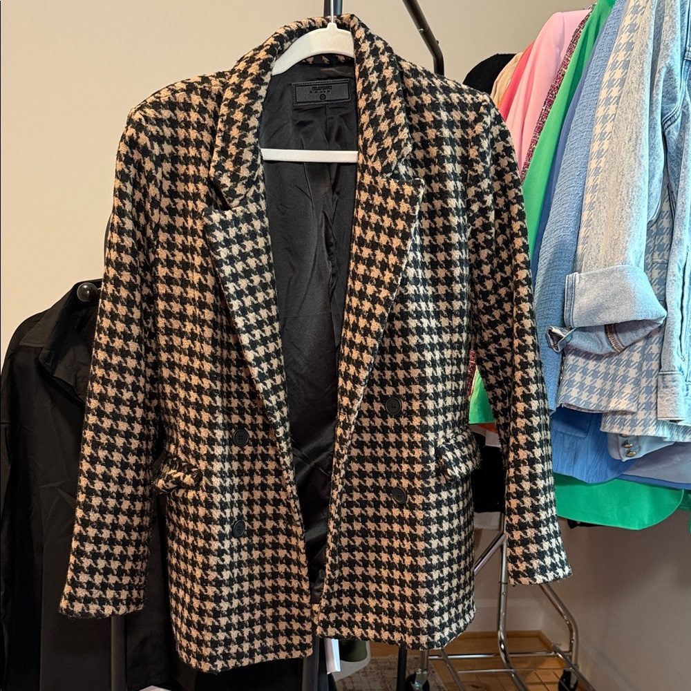 Blank NYC Black and Tan Houndstooth Blazer